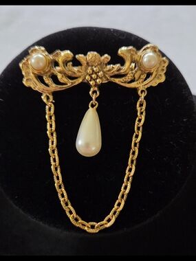 Victorian Revival Style Vintage Gold-Tone Pearl Drop Double Chain Brooch
